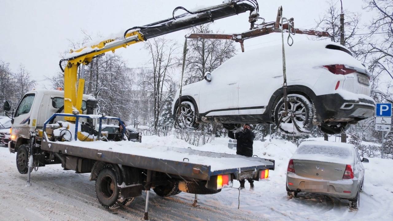 В Дзержинске проводятся рейды по соблюдению правил парковки автомобилей |  10.12.2021 | Дзержинск - БезФормата